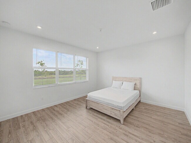 Building Photo - 9140 Remy Ln