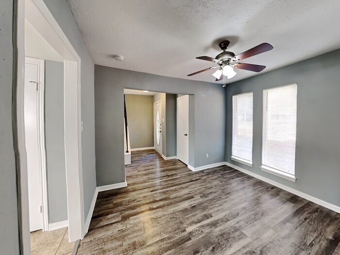 Building Photo - 2142 Oak Shores Dr