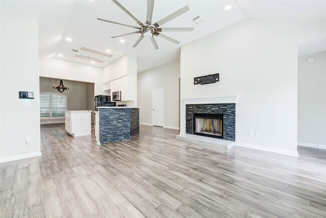 Building Photo - 20819 Grenoble Ln