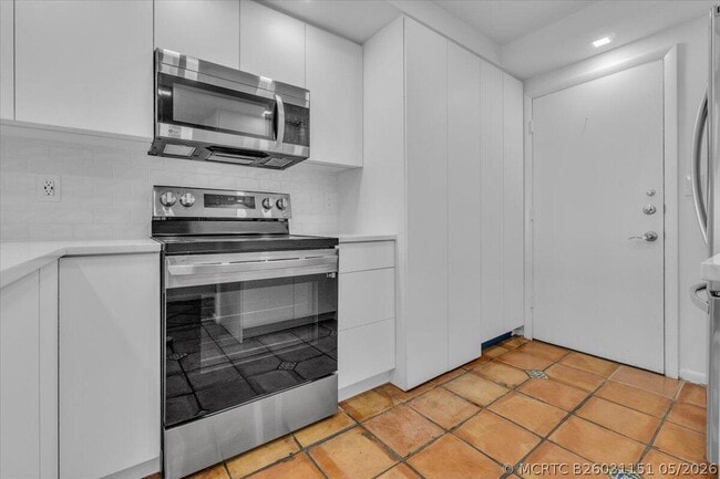 Building Photo - 6000 N Ocean Dr