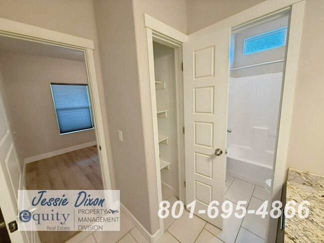 Building Photo - 1369 Carriage Chase Dr