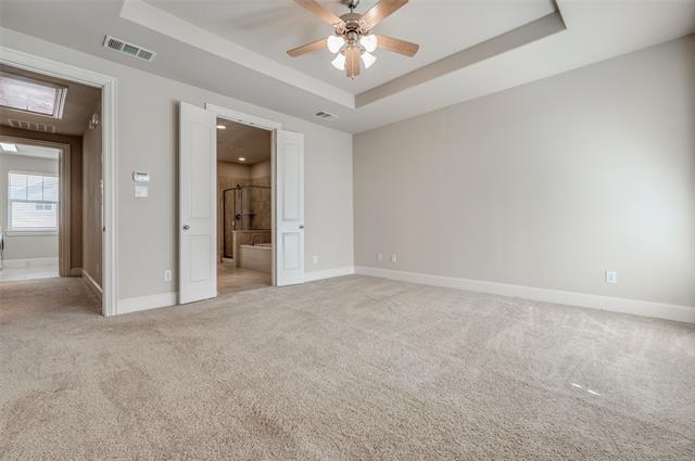 Building Photo - 635 Senda