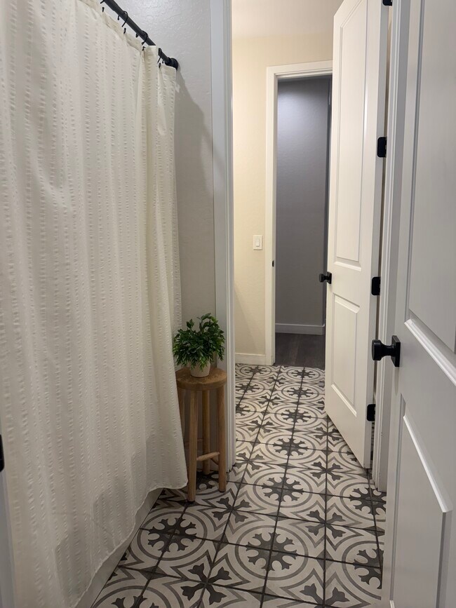 Building Photo - 25907 N Langley Dr