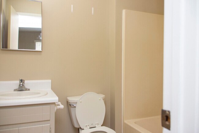 Building Photo - Heart of Madison City! Madison City Schools!