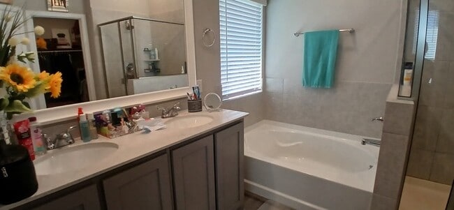 Building Photo - Bright & Open 3-Bedroom Home in Sought-Aft...