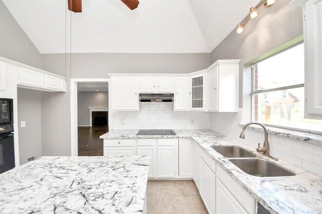 Building Photo - 5723 Whitemills Dr