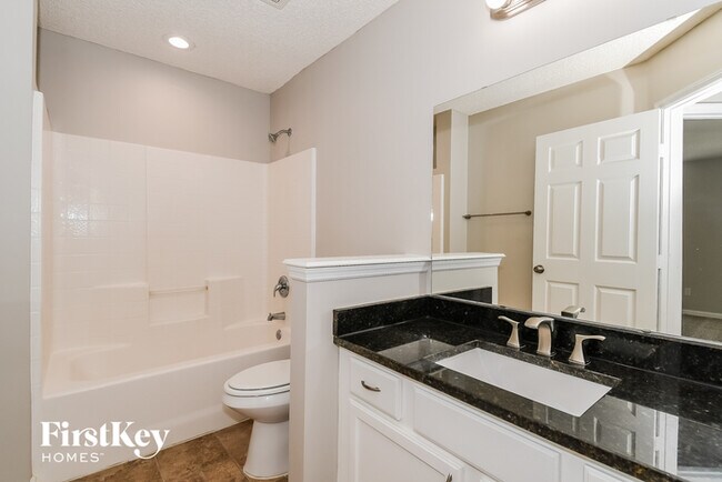 Building Photo - 13990 Summer Breeze Dr