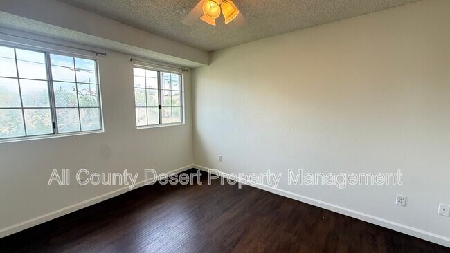 Building Photo - 52020 Avenida Mendoza