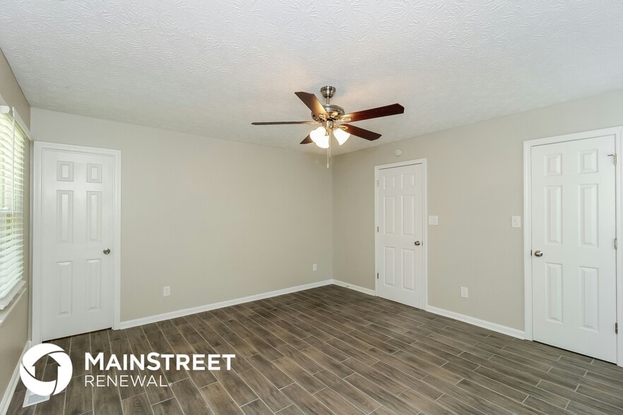 Building Photo - 333 Oak Landing Cir