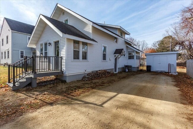 Building Photo - Single Family Home - 4+ Bedroom | 2 Bath