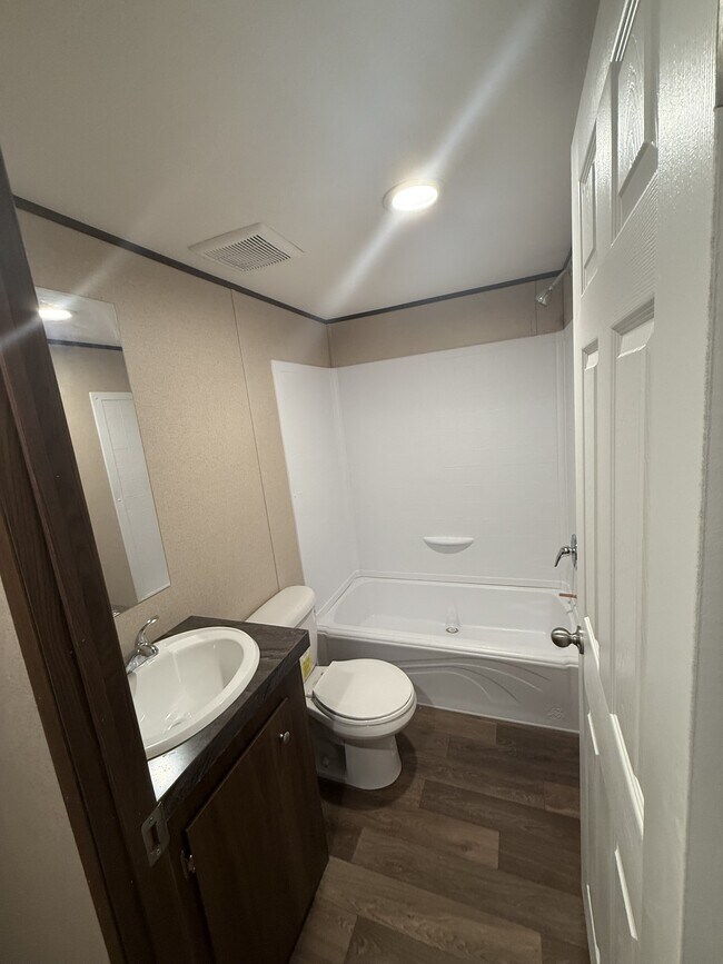 Building Photo - 1030 Aaron Ln