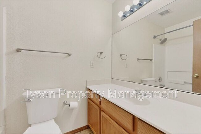 Building Photo - 1700 Violetas Rd NW