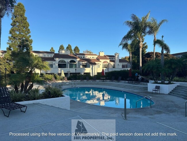 Building Photo - Welcome to this stunning 2-bedroom+loft, l...