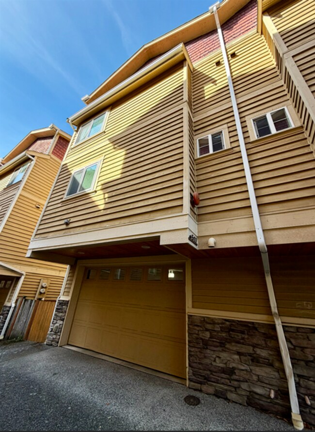 Building Photo - 517 N 39th St