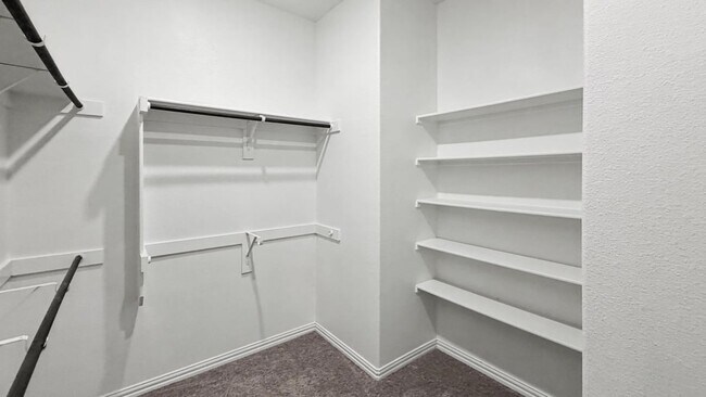 Building Photo - 16617 Hidden Cove Dr