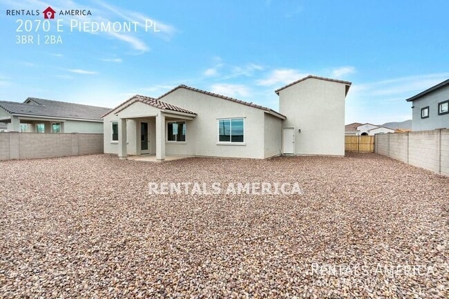 Building Photo - Brand new home with a RV garage!