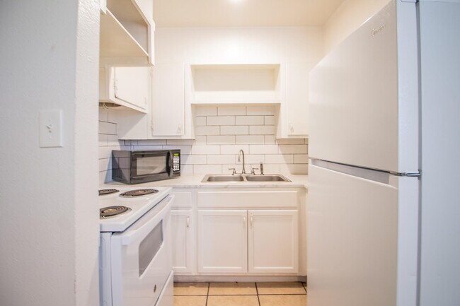 Building Photo - 1610 45th St