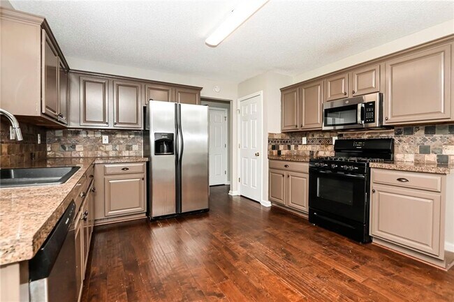 Building Photo - 418 Silverleaf Ln