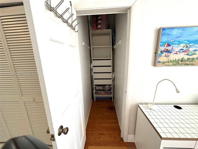 Building Photo - 1007 Meridian Ave