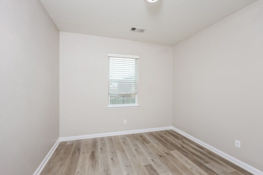 Building Photo - 1017 Princewood DR