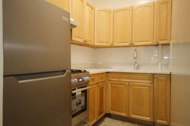 Building Photo - 134 W 87th St