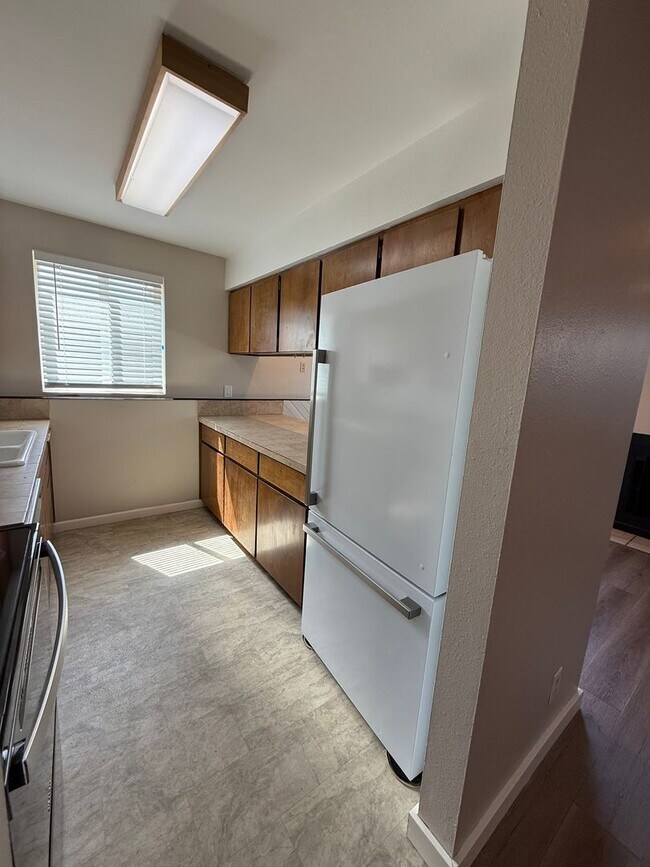 Building Photo - Condo with a Pool