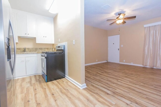 Building Photo - 412 W Leroux St