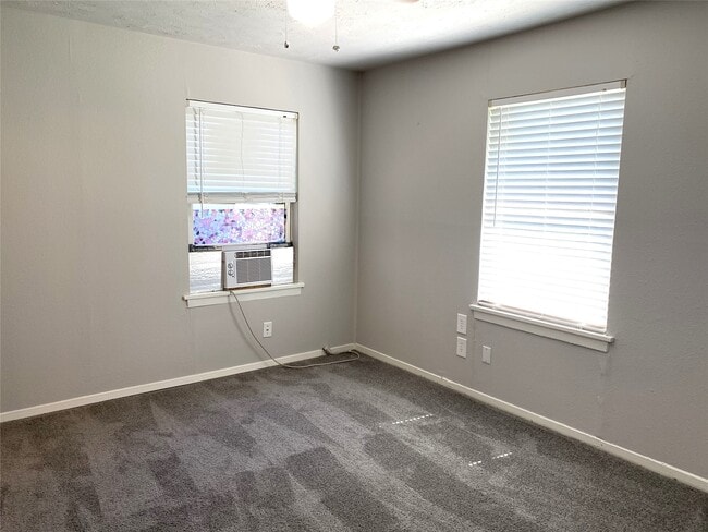 Building Photo - 311 S 3rd St