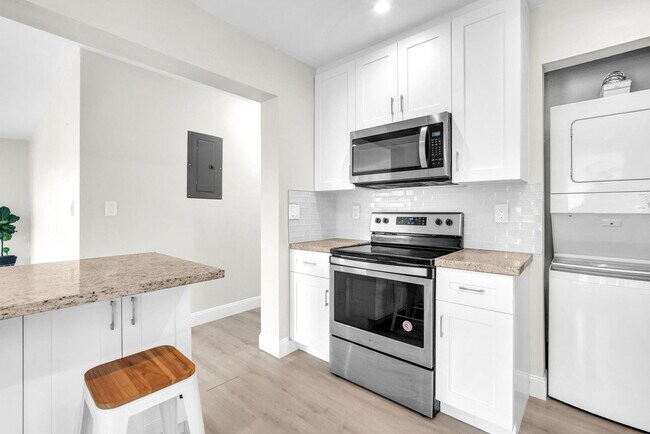 Building Photo - 3213 Colony Club Rd