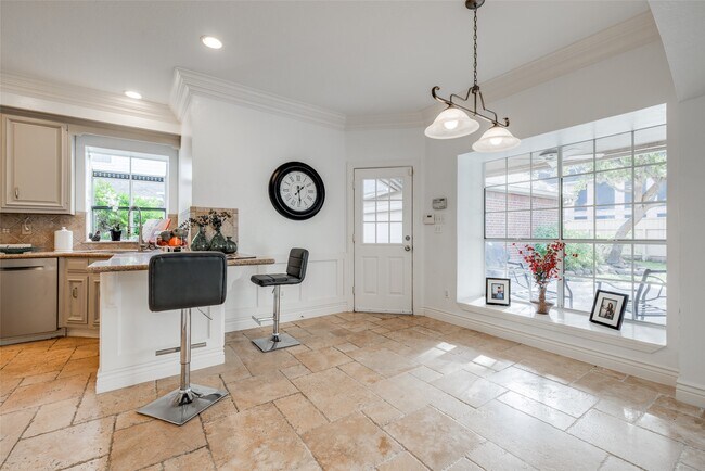 Building Photo - 5534 Honor Dr