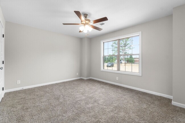 Building Photo - 103 Holland Dr.