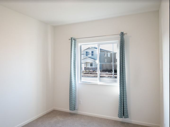 Building Photo - 4264 Lasalle Dr