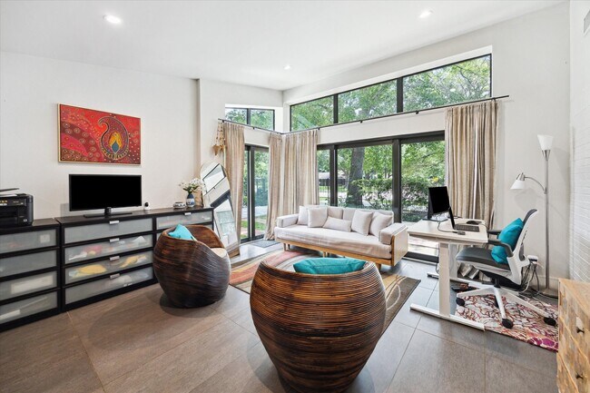 Building Photo - 1902 Chimney Rock Rd