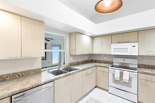 Building Photo - 3063 Lake June Blvd