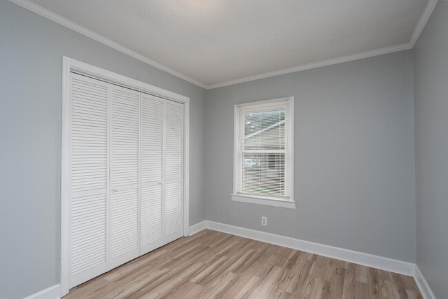 Building Photo - 113 Crestview Dr