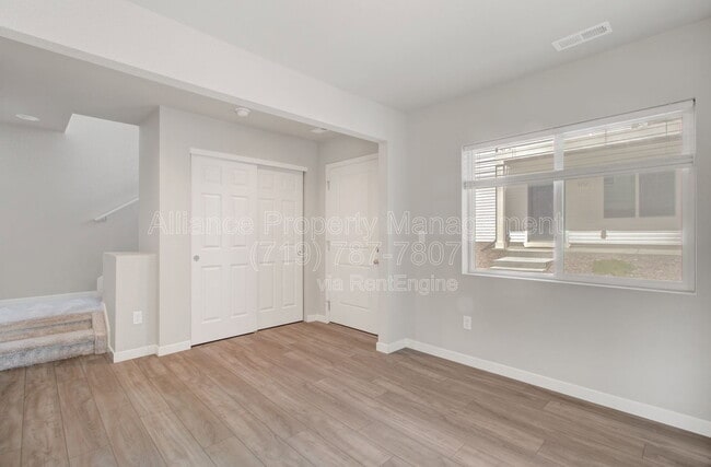 Building Photo - 5732 Thurless Ln
