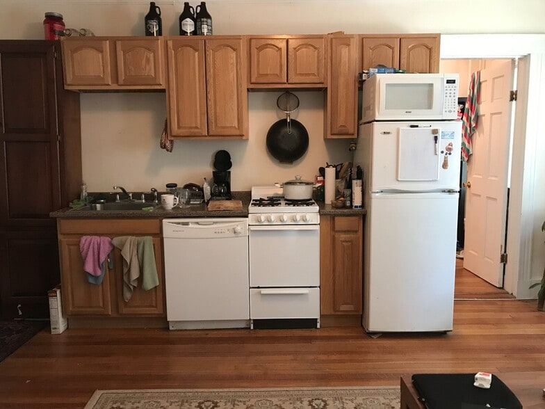 Primary Photo - 1630 Commonwealth Ave