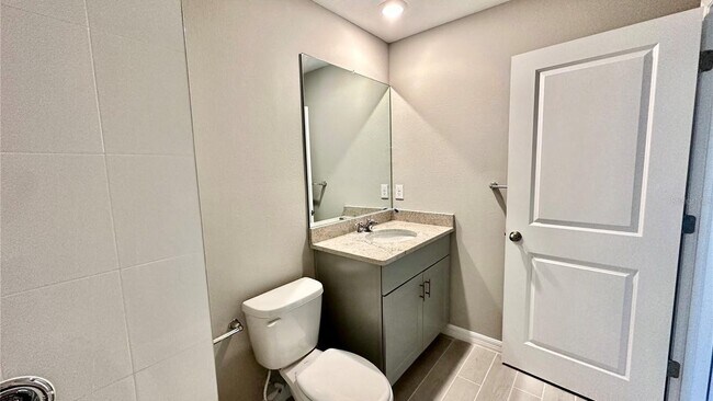 Building Photo - 5852 Ocean Isle Dr