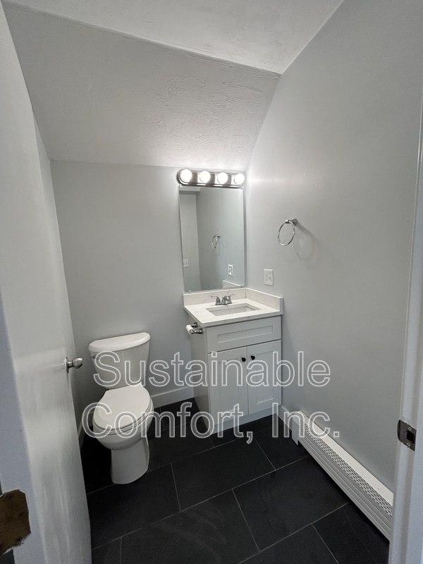 Building Photo - 36 Roxbury St