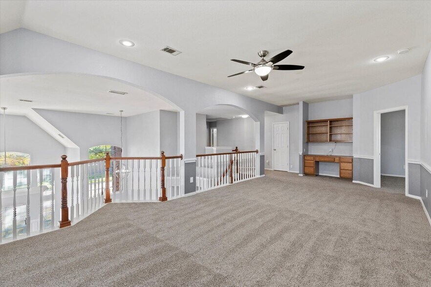 Building Photo - 892 Brentwood Dr