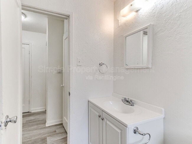 Building Photo - 538 E Indian Dr