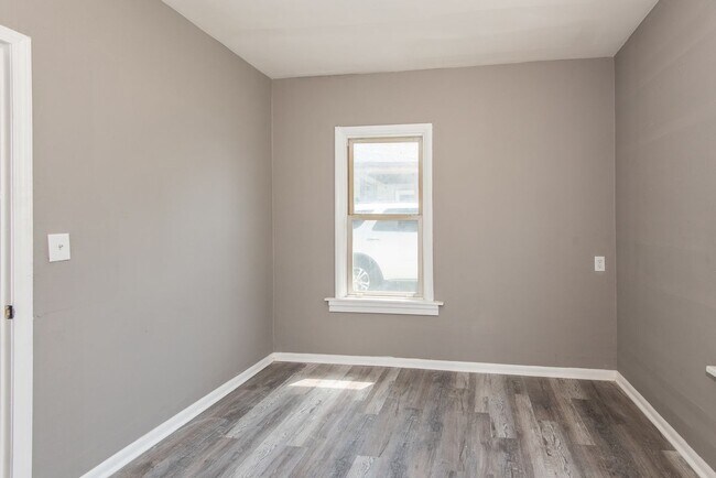 Building Photo - 8819 North Ave