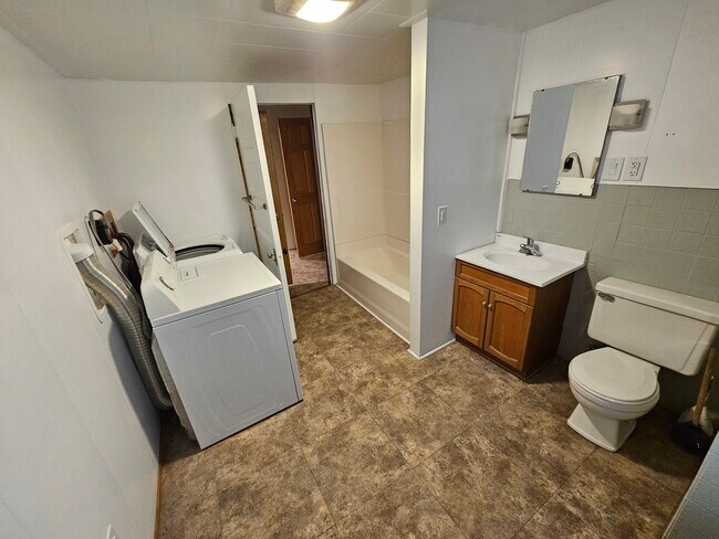 Bathroom - 802 W 11th Ave