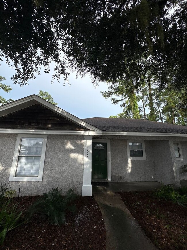 Primary Photo - 106 Leeswood Cir