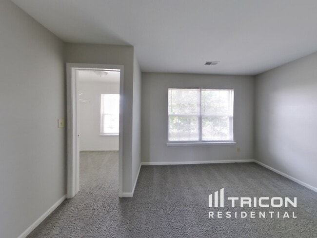 Building Photo - 9710 Treyburn Green Way