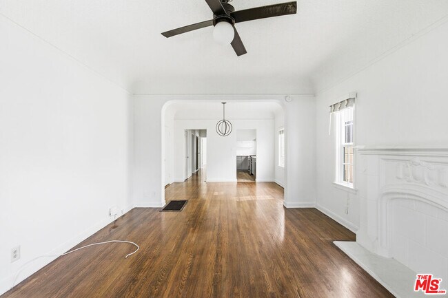 Building Photo - 1357 Cloverdale Ave