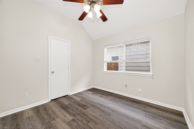 Building Photo - 13006 Rose Landing Dr