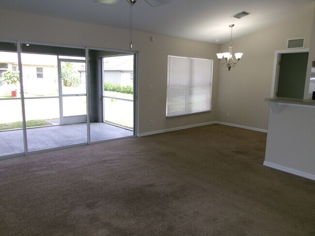 Building Photo - Convenient 3/2/2 to Pine Island and Del Prado