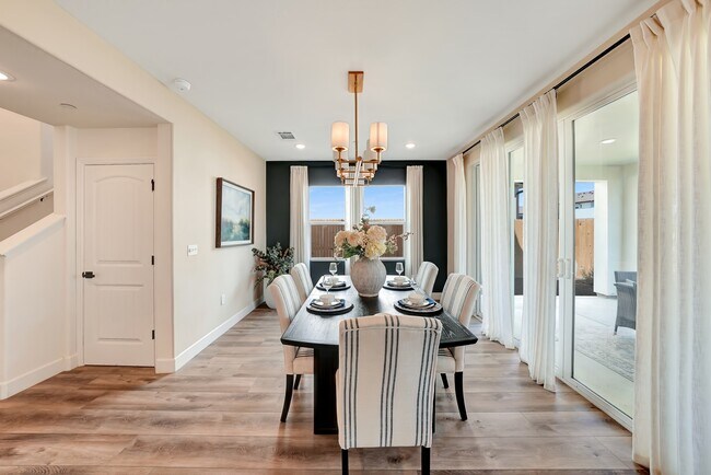 Building Photo - 143 N Un St