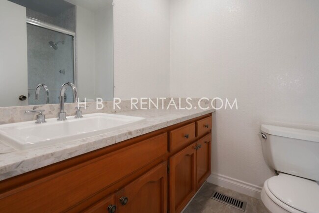 Building Photo - Single Story Charming 3-Bedroom Pleasanton...